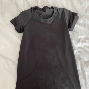 Lululemon black swiftly tech short sleeve